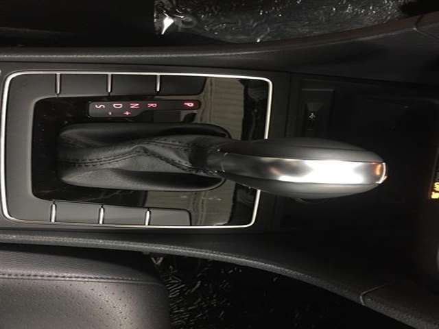 2017 Volkswagen Passat 1.8T R-Line 4dr Sedan